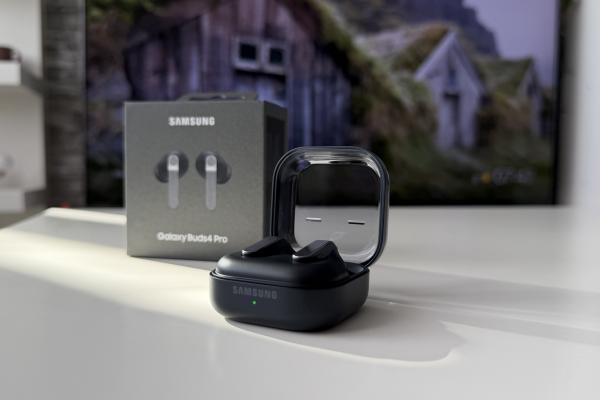 Samsung Galaxy Buds4 Pro - Galerie foto Mobilissimo.ro