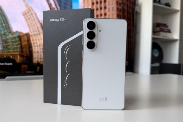 Samsung Galaxy S26+ - Fotografii unboxing