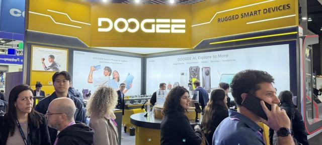 MWC 2026: Care e treaba cu brandul DOOGEE, cu telefoane robuste, căști ce funcționează sub apă și MULTE ceasuri (Video)