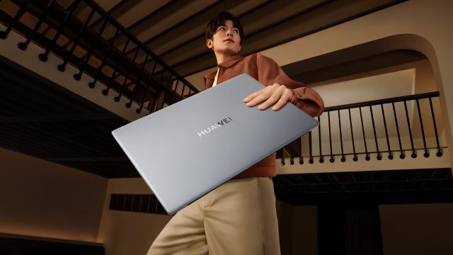 <b>Huawei pregătește „MateBook Neo”: Laptop premium cu 24 GB RAM și 1 TB de stocare rapidă</b>Recent a debutat MacBook Neo, cel mai accesibil laptop din portofoliul Apple, orientat spre elevi, studenți, utilizatori „casnici”. Ei bine, pare că Huawei pregătește în schimb „MateBook Neo”. Numele nu e bătut în cuie, dar la această denumire 