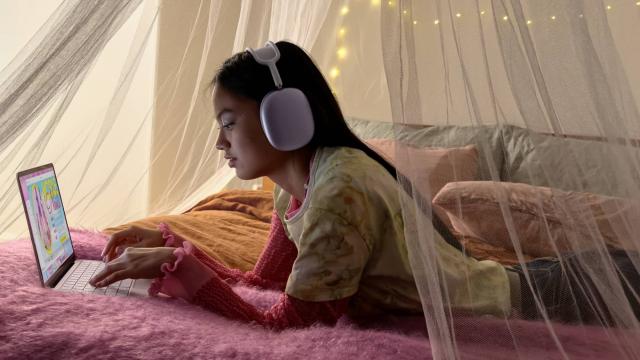 <b>Turul Magazinelor #1574: MacBook Neo acum în stoc, tabletă 5G ieftină şi TV OLED LG sub 4000 lei</b>Ne-am întors cu Turul Magazinelor, care paradoxal a ajuns să includă produse Apple, semn că în ciuda crizei de RAM, e ceva loc de dat din coate. Dăm peste un iPhone la o sumă corectă, un MacBook Neo în sfârşit ieftin şi un TV LG OLED sub 4000 lei