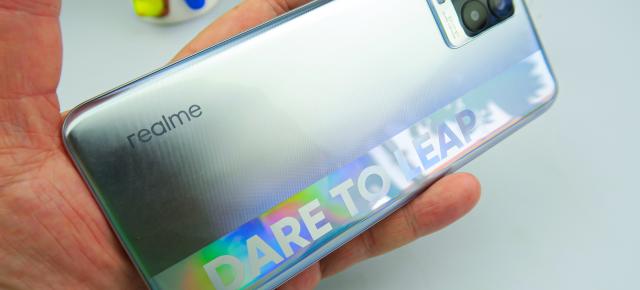 Realme 8: Hardware axat pe gaming, consum video
