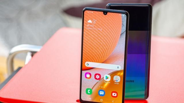 <b>Turul Magazinelor #886: Samsung Galaxy A42 şi M11 la ofertă, reduceri 10% la produse ASUS la eMAG, bandă alergat smart</b>Dacă e joi avem două coordonate care definesc această zi a săptămânii: meciuri în Cupa UEFA de vizionat şi pregătiri pentru weekend. Noi vă pregătim pentru zile mai însorite cu un corp de invidiat, incluzând în acest Tur al Magazinelor, episodul #886