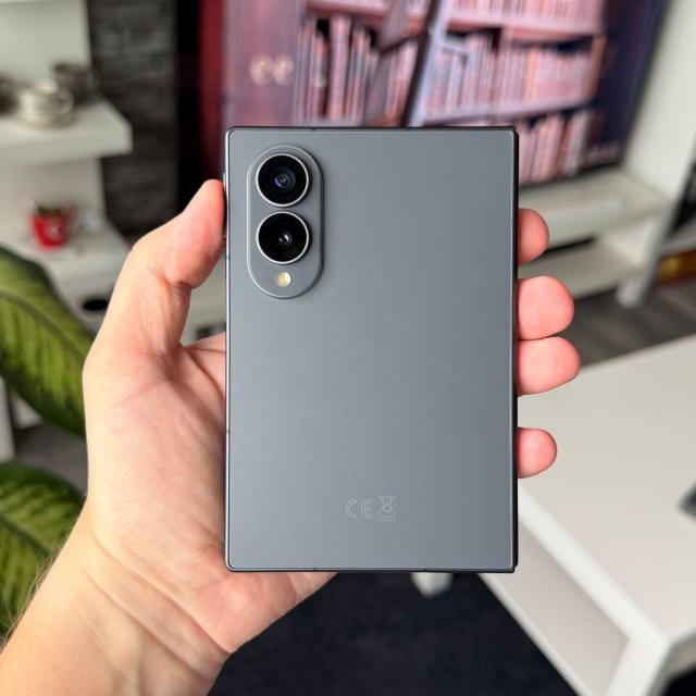 Samsung pregătește o ediție specială Galaxy Z Fold8