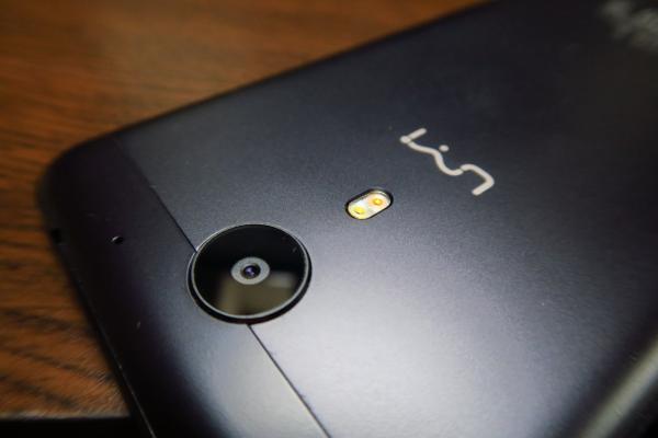 UMi Plus E: Camera nu e constantă, are doar claritatea pe timp de zi ca atuu