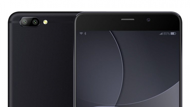 <b>Elephone Play X are câteva noi dotări dezvăluite; cameră selfie de 5 mpx și display FHD de 5.5 inch</b>Aflăm astăzi noi detalii despre phablet-ul cu cameră duală pregătit de către Elephone, terminal numit Play X. Acesta va oferi un senzor frontal de 5 megapixeli pentru captura selfie, un display Full HD de 5.5 inch și o carcasă complet metalică ce va fi