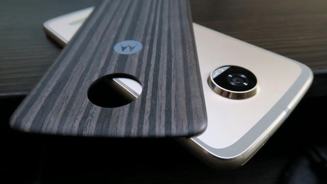 <b>Mobicast 189: Podcast/Videocast despre telefoane noi Huawei, telefon Allview cu proiector, coleg nou la Mobilissimo şi Taco Bell în România</b>A trecut încă o săptămână și asta înseamnă că avem de prezentat un nou Mobicast. În aceste zile pe piața smartphone au avut loc numeroase lansări de produse, majoritatea provenind din China acolo unde Huawei și ZTE s-au aflat în centrul atenției