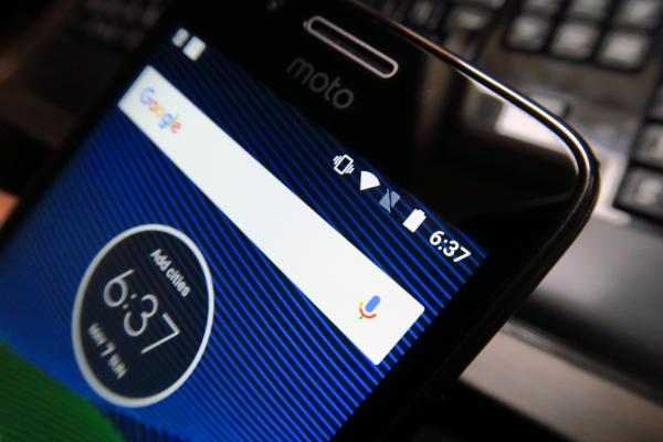 Motorola Moto G5: Conectivitate solidă, fără a trece la cele mai noi standarde totuşi
