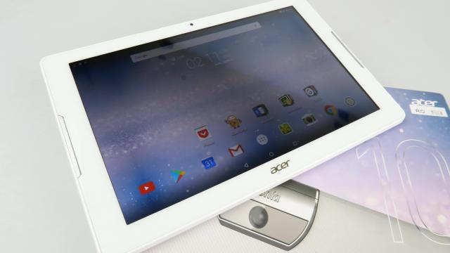 <b>Acer Iconia One 10 (B3-A30) Unboxing: tabletă accesibilă cu Android Marshmallow, multiple accesorii de încărcare (Video)</b>Pentru că am fost ocupaţi cu cele mai noi flagship-uri, a trecut ceva vreme de când nu am mai testat o tabletă. Ne revanşăm pentru acest lucru azi, scoţând din cutie modelul Acer Iconia One 10, în varianta B3-A30.