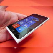 Review Nokia Lumia 900 - aceeași tehnologie, același OS Într-un ambalaj mai mare, poate prea mare! (Video)