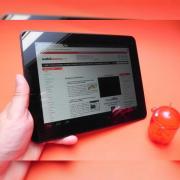 Review Yarvik GoTab Zetta - tableta de 9.7 inch cu preț accesibil nu impresionează În mod deosebit (Video)
