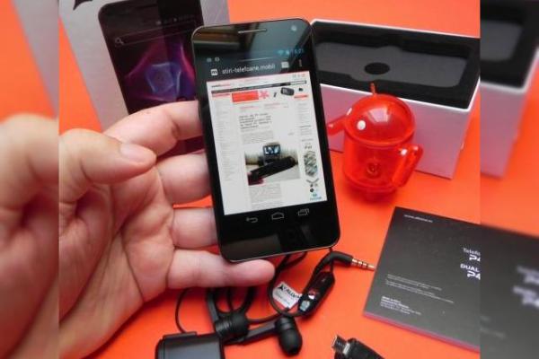 Allview P4 Alldro Unboxing - primul smartphone dual SIM cu ecran Super AMOLED Plus din România scos din cutie (Video)