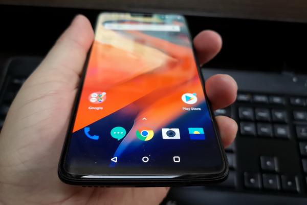 OnePlus 6: OS, UI, aplicaţii ca o gură de OxygenOS