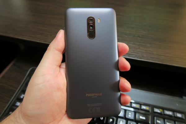 Xiaomi Pocophone F1 - Fotografii Hands-On