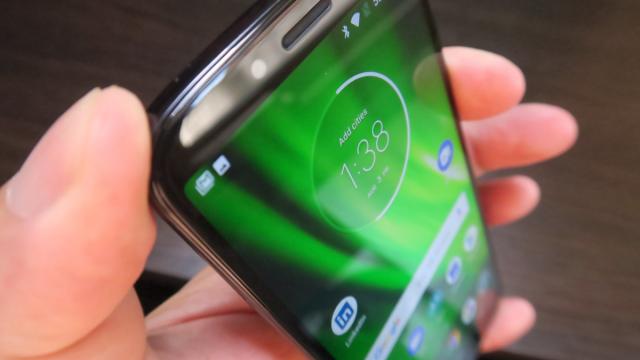 <b>Motorola Moto G6 Play Review</b>Completăm azi tripleta Motorola Moto G6 cu cel mai accesibil model din această gamă, Moto G6 Play. Cele 3 telefoane au debutat la final de mai, au primit de la noi câte un hands on şi unboxing detaliat, iar acum avem şi concluziile. Dacă Moto G6 Plus..