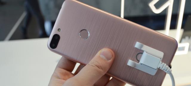 MWC 2019: Alcatel 1S - Prezentare hands-on a telefonului de buget cu cameră duală, procesor Spreadtrum (Video)