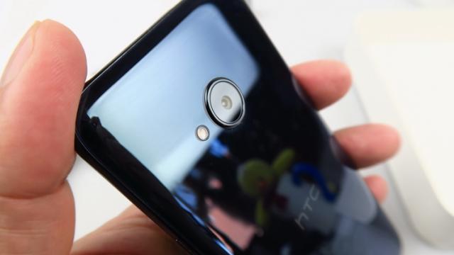 <b>HTC poartă discuții cu diverse companii din India pentru licențierea brandului; Telefoane HTC produse de Micromax, Lava sau Karbonn</b>Cu toate că prezența celor de la HTC pe piața smartphone a devenit aproape irelevantă, se pare că taiwanezii nu sunt pregătiți să arunce prosopul în acest segment. Descoperim astăzi că HTC are în plan să aleagă ruta celor de la 