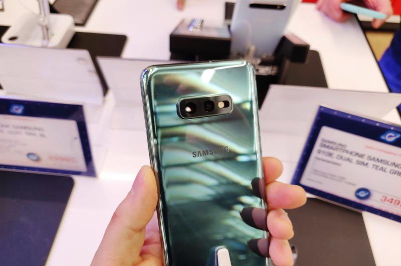 Fotografii hands-on cu Samsung Galaxy S10e: Samsung-Galaxy-S10_104_0.jpg