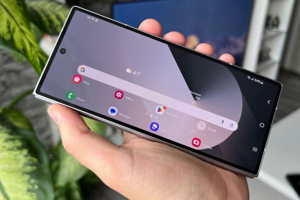 Samsung Galaxy Z Fold6: Design-ul a evoluat semnificativ, ecran mai lat, pliabil rezistent acum și la praf