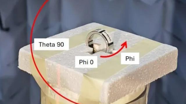 <b>Oura Ring 4 e adevăratul rival pentru Galaxy Ring! Pare gata de debut, vedem inelul inteligent în primele imagini</b>Bănuiesc că știți deja că Samsung a lansat primul său inel inteligent din portofoliu - Galaxy Ring. Cu toate acestea, nu vorbim despre primul purtabil de pe piață de acest fel. Cele mai populare modele de pe piața de până acum fac parte din portofoliul