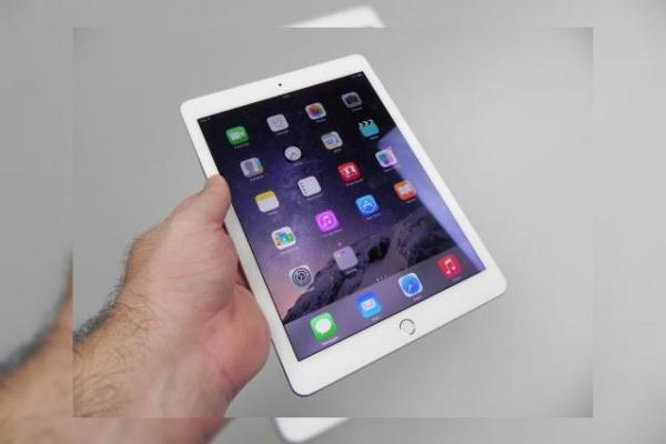 iPad Air 2 Review: În continuare cea mai bună tabletă de 10 inch, cu performanță și cameră foarte bună (Video)