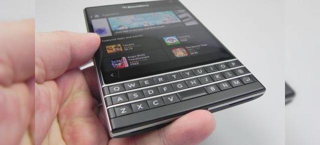 BlackBerry Passport review: murele nu trebuie să fie neapărat acre! (Video)