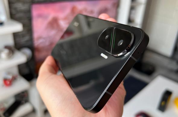 POCO F7 - Design: POCO-F7-Design (3).jpg