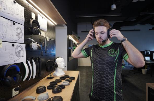 Razer lansează oficial seria BlackShark V3 Pro, căști wireless pentru esports optimizate pentru PC, PlayStation și Xbox: 850_5115_000.jpg