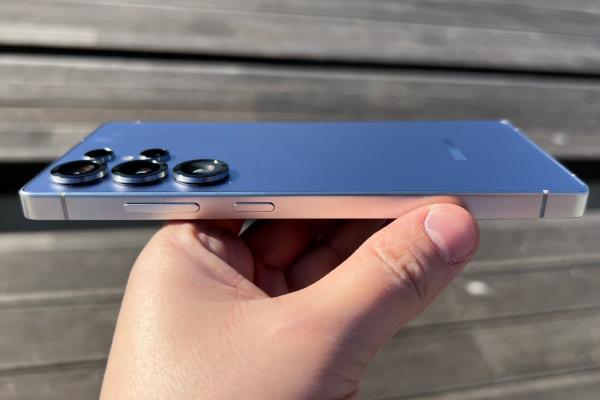 Samsung Galaxy S26 Ultra mai subțire și mai ușor, dar cu ce sacrificii? Ce știm până acum despre flagship-ul din 2026?