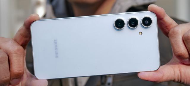 Galaxy S25 FE vine mai devreme; Samsung confirmă lansări mari pentru 2025, inclusiv un smartphone triplu-pliabil