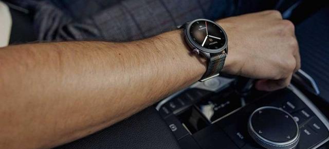 RESIGILATUL ZILEI #100: Smartwatch-ul Amazfit Balance – partenerul perfect pentru sănătate fizică și mentală, cu AI integrat și NFC pentru plăți rapide