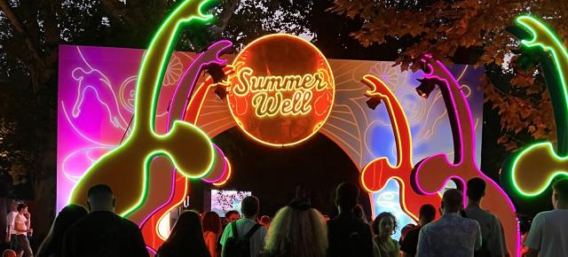 Muzica din reclamele Orange se va auzi live la Summer Well acolo unde vin cei de la Banner; Ce experiențe de festival și ce concursuri a pregătit operatorul?