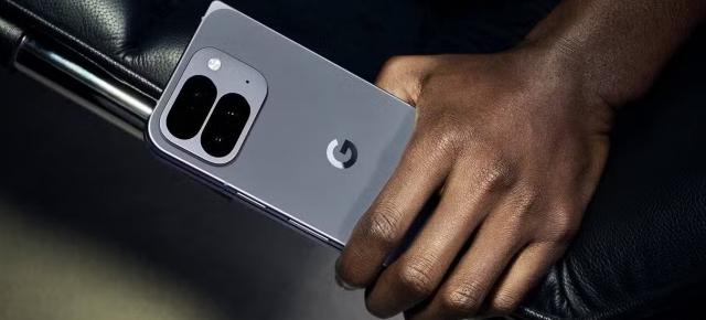 Pixel 10 Pro Fold apare în cele mai clare imagini; Evan Blass confirmă detalii și culori