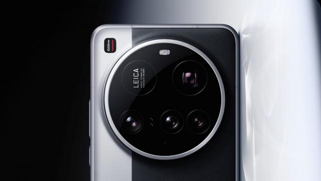 <b>Xiaomi 16 Ultra ar putea sosi mai devreme, cu Snapdragon 8 Gen 4 și ecran plat; Accent major pe fotografie și optică nouă de la Leica</b>Xiaomi Mi 16 Ultra ar putea fi lansat mai devreme decât era planificat inițial. Informația vine de la Digital Chat Station, o sursă recunoscută pentru leak-uri din zona tech, și este susținută indirect de o postare recentă a lui Lu Weibing, președintele..