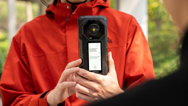 <b>Ulefone Armor 33 Pro și Armor 33 debutează global; baterie uriașă și funcții pentru exterior</b>Ulefone a lansat oficial seria Armor 33, disponibilă în două versiuni – Armor 33 Pro și Armor 33 – ambele orientate către utilizatorii care au nevoie de autonomie extinsă, rezistență și funcții avansate pentru activități în aer liber, potrivit Ulefone.