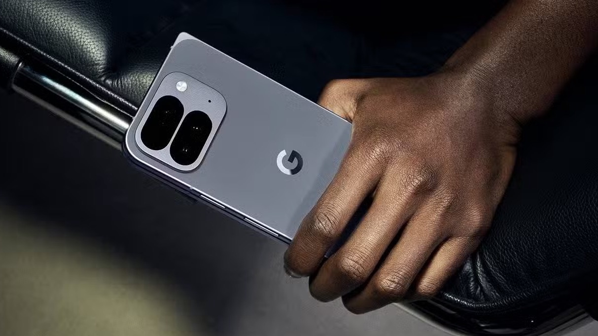 Pixel 10 Pro Fold apare în cele mai clare imagini; Evan Blass confirmă detalii și culori