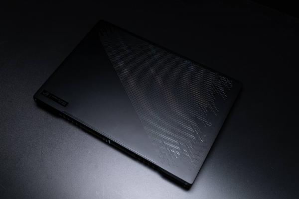 ASUS ROG ZEPHYRUS M16 GU603 Review: laptop-ul care-ți poate face telefonul să crape de invidie