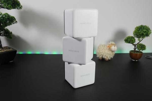 Prezentare Mercusys Halo H50G (3-pack) - Sistem Wi-Fi Mesh cu design atrăgător, acoperire de până la 550 m² și configurare facilă prin aplicație