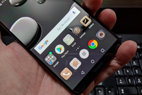 Huawei Mate 10 Pro: OS, UI, aplicaţii cu un EMUI puţin schimbat în imperiul Oreo