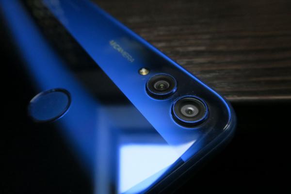 Huawei Honor 8X: Cameră bunicică la foto, nestabilizată la video