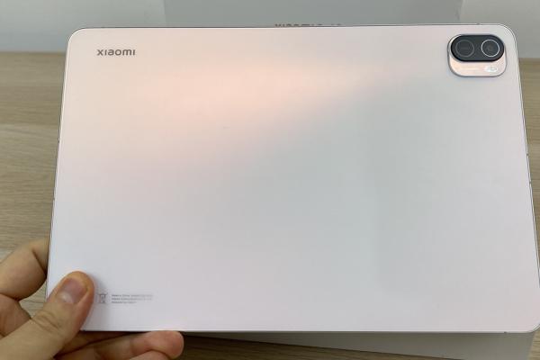 Xiaomi Pad 5: Design elegant cu gradient, cameră în stil Mi 11, priză bună