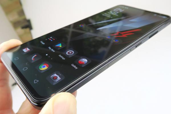 Nubia Red Magic 6s Pro: Display cu două mari salturi faţă de predecesor