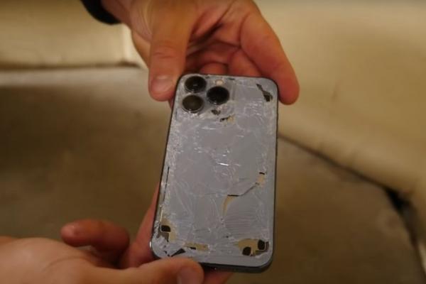 iPhone 13 Pro versus Nokia 3310 la un drop test de 25 etaje; Avem un câştigător surpriză! (Video)