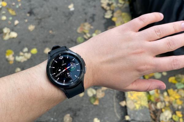 Samsung Galaxy Watch4 Classic 46mm - Fotografii recenzie
