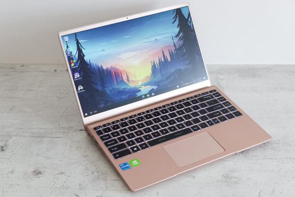 MSI Modern 14 - Fotografii
