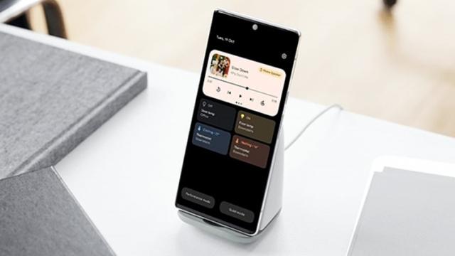 <b>Pe lângă seria Pixel 6, Google va lansa și un încărcător wireless; Pixel Stand are specificațiile dezvăluite și aflăm cât va costa</b>Am scris mult despre noile flagship-uri Google, Pixel 6 și Pixel 6 Pro, în ultimul timp. Acestea urmează să debuteze pe 19 octombrie, iar ele vor beneficia și de alimentare wireless. Alături de noile modele va debuta și un nou Pixel Stand, încărcătorul