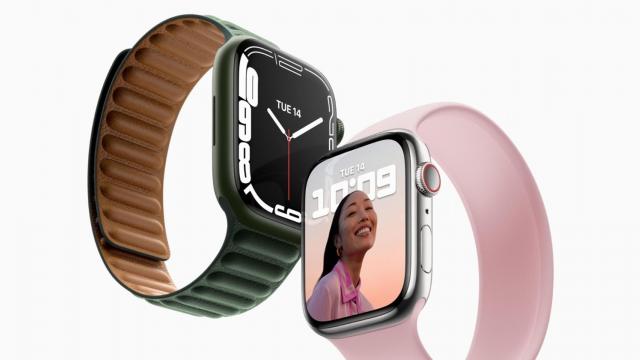 <b>Apple Watch Series 8 ar putea sosi cu un ecran mai mare în 2022, 3 variante de diagonală</b>Apple Watch Series 7 nu a adus schimbări prea mari faţă de predecesorul său şi nu a adus nici acele funcţii legate de sănătate, care au tot apărut în zvonuri. Nici urmă de măsurare a tensiunii arteriale, glucometru, funcţie de etilotest sau termometru