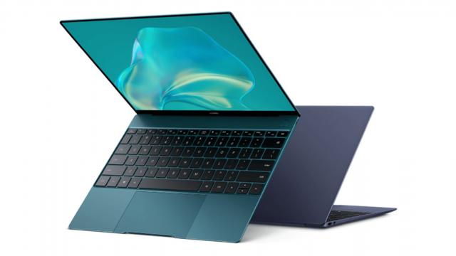 <b>Huawei MateBook X 2021 este un laptop compact şi uşor, cu procesor Intel Core i5-1130G7</b>Huawei a prezentat astăzi un laptop compact şi uşor, MateBook X 2021, care se remarcă prin greutatea foarte scăzută. Cântăreşte doar 997 de grame şi vine cu un ecran de 13 inch, cu rezoluţie de 3000 x 2000 pixeli. Vine cu procesor Intel Tiger Lake