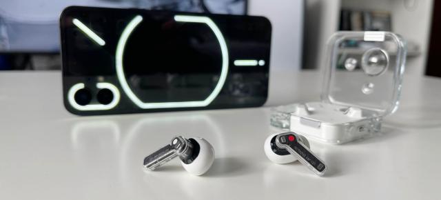 Nothing Ear (2) Review: Generația 2.0 de căști wireless bifează o evoluție notabilă, păstrând design-ul transparent deja familiar