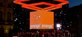 Orange devine mai mare și sărbătorește printr-un spectacol fără limite în București, cu VR, jocuri via 5G; Iată cum a fost în prima zi!
